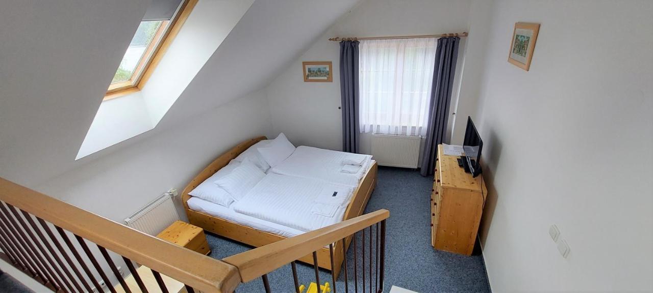 Hotel Vltava Frymburk Buitenkant foto
